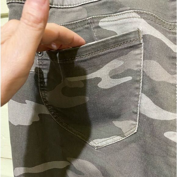 Democracy Women’s Ab Technology Camouflage Ankle Jeans SZ 14 Gorpcore Casual - Picture 4 of 10